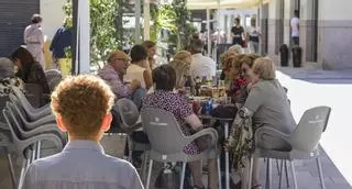 Un niño vuelve al restaurante por un error en la cuenta y su gesto emociona al propietario: "Quiero felicitar a los padres"