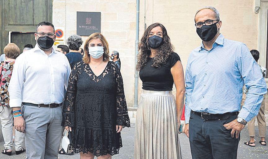 Perdón por la indiscreción | Desplegando la alfombra roja