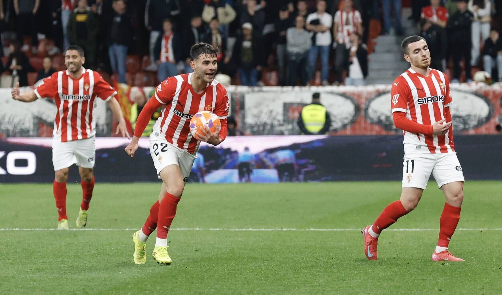 EN IMÁGENES: El Sporting - Tenerife disputado en El Molinón