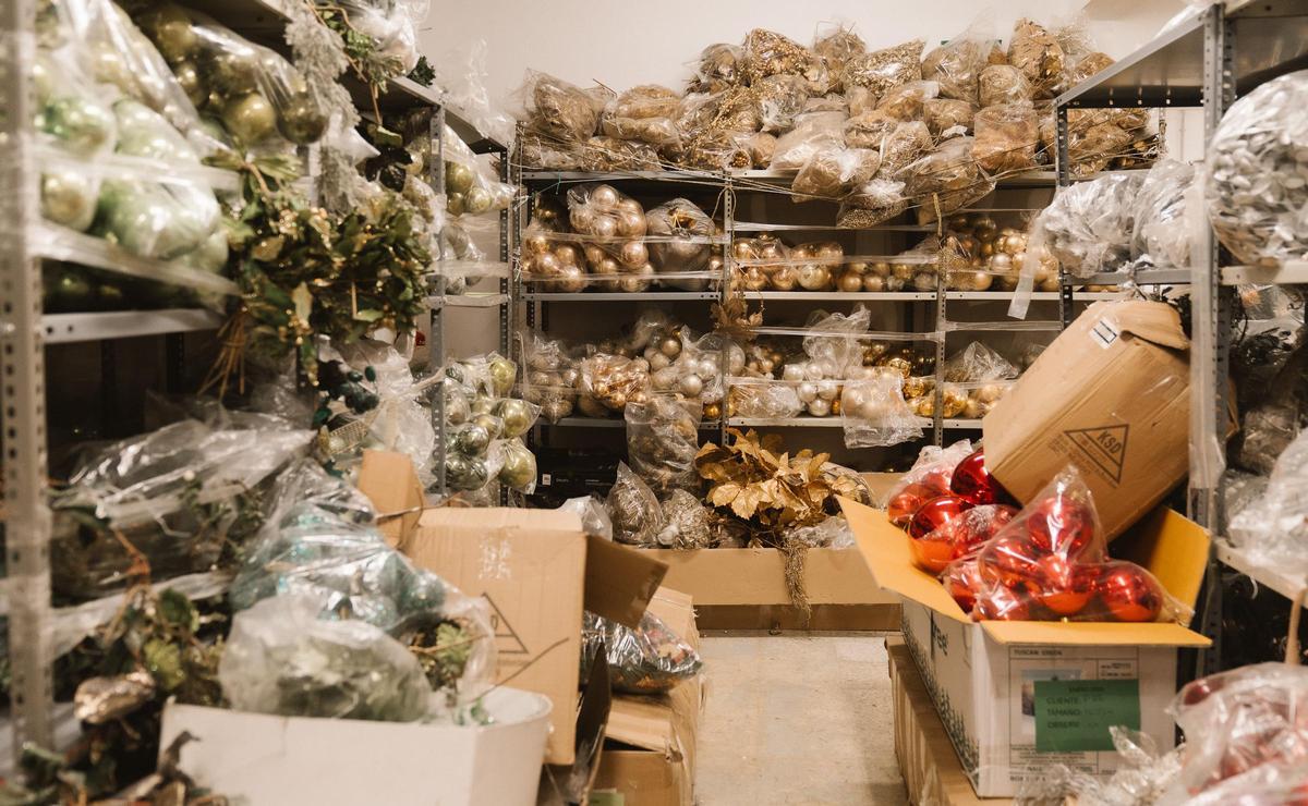 Así es el almacén de Tetuán donde se puede alquilar árboles de Navidad