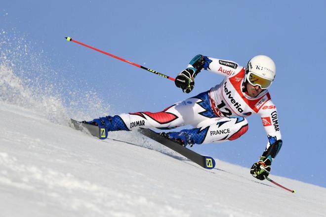 Victor Muffat-Jeandet compite en la primera ronda del slalom gigante en el Mundial de esquí alpino de la FIS en el National Arena en Are, Suecia