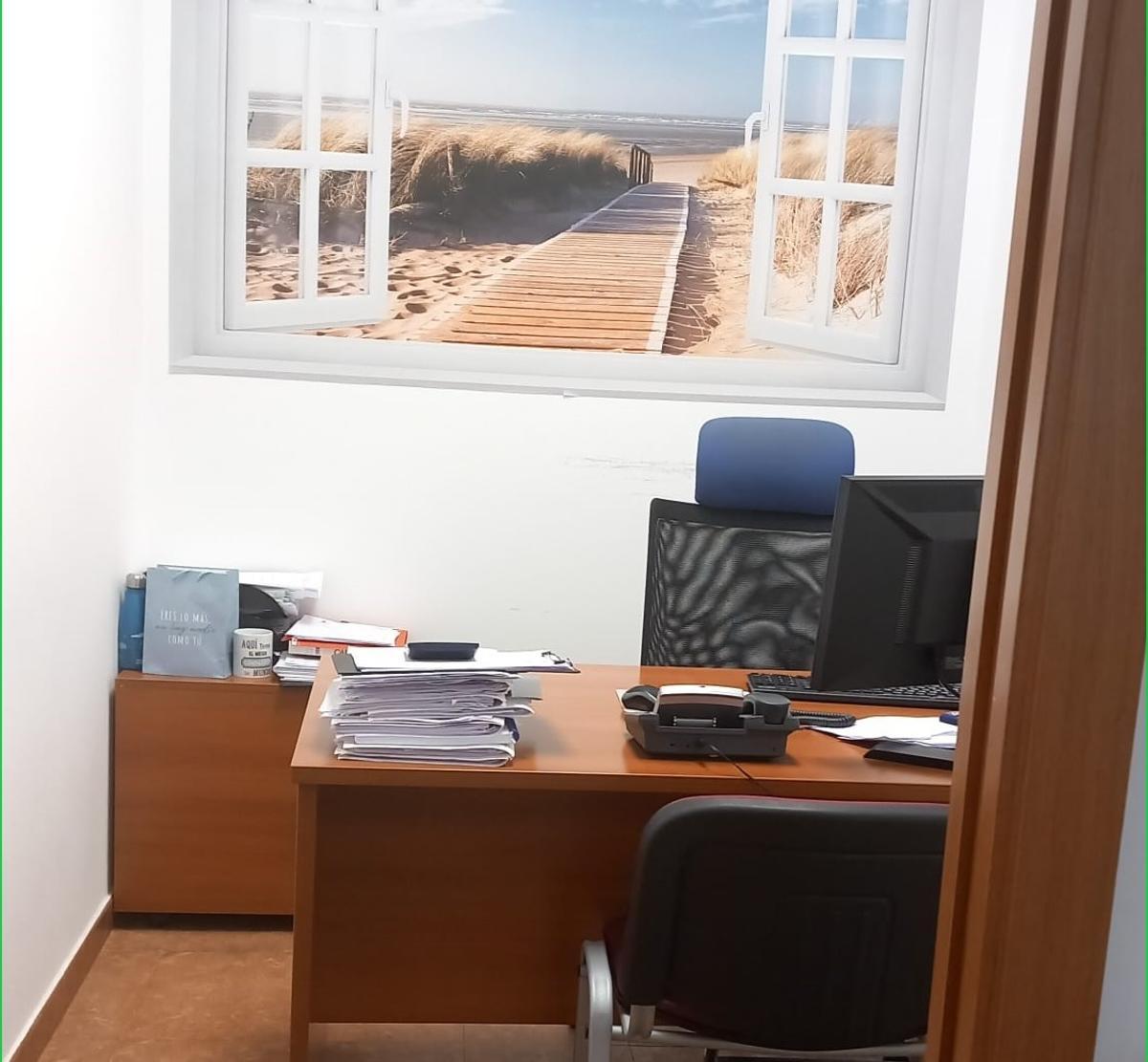 Imagen aportada por Somos sobre cómo era el despacho del educador familiar.