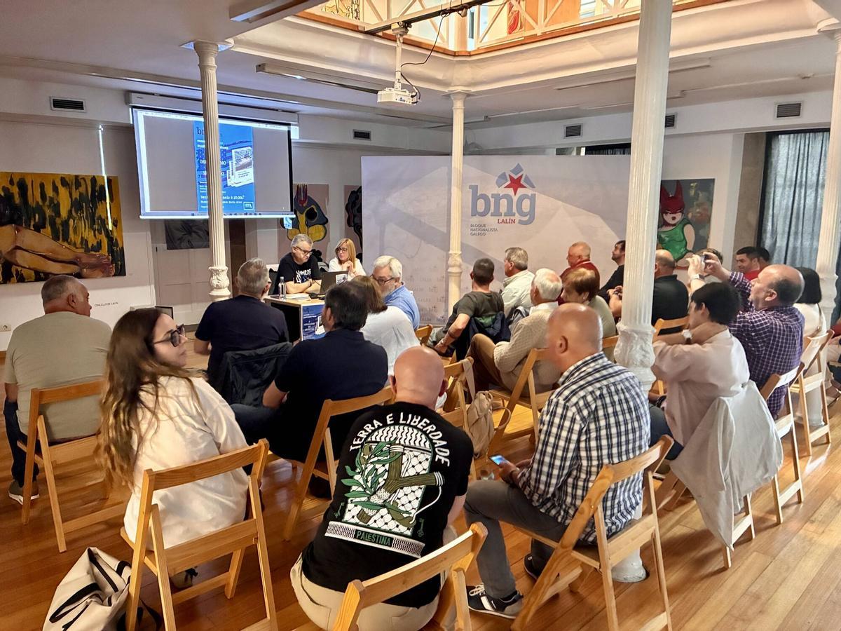 Asistentes ao evento no Museo Municipal de Lalín.