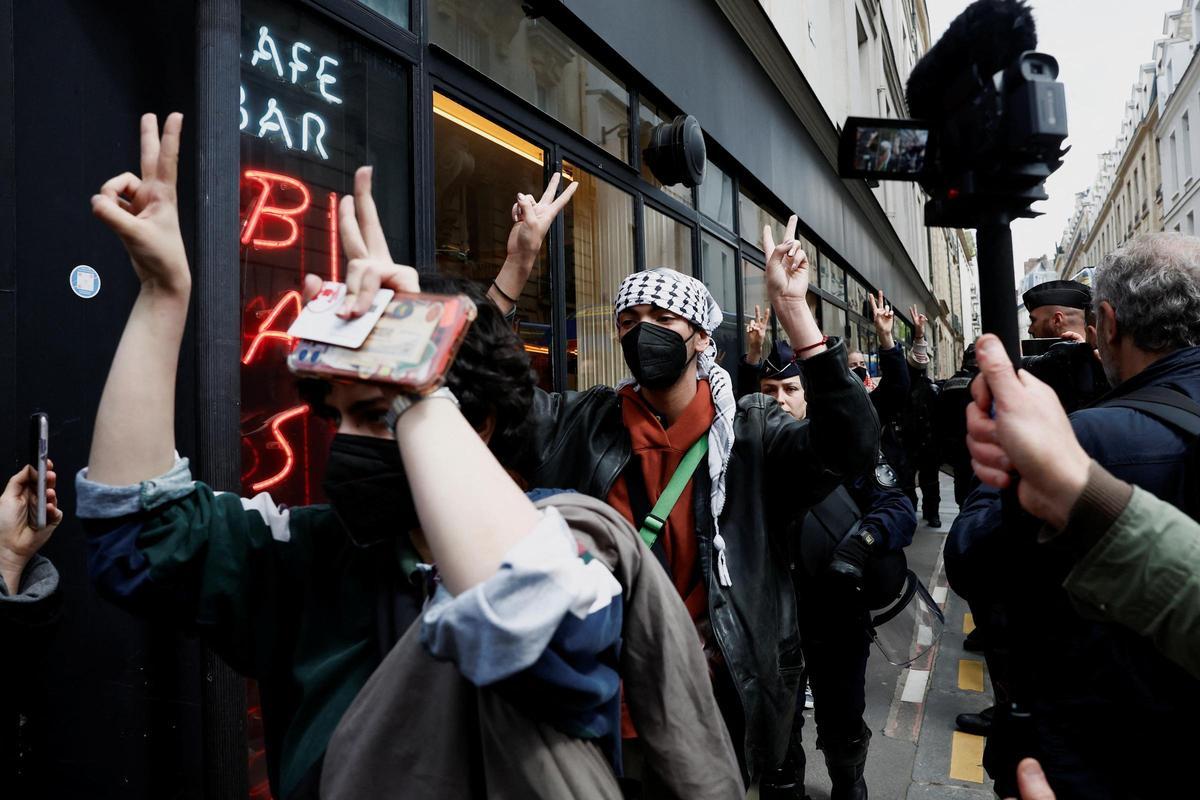 Desalojados los estudiantes que protestaban a favor de Palestina en la universidad Sciences Po de París