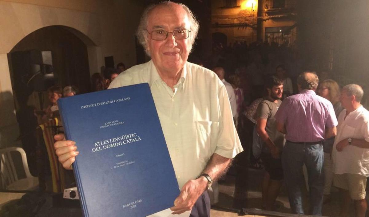 Homenaje de la Obra Cultural Balear a Joan Veny i Clar en el Carreró del Convent