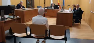 Controlaba la ubicación de su pareja con Google Maps y puso grabadoras en la habitación
