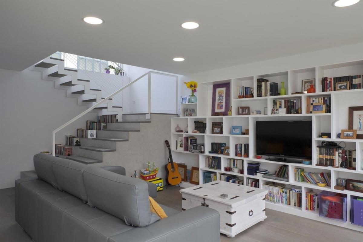 Premio Gran de Area 2014, del COAG, por una casa en Silleda, y Mención Especial Premio Juana de Vega de Arquitectura 2014.
