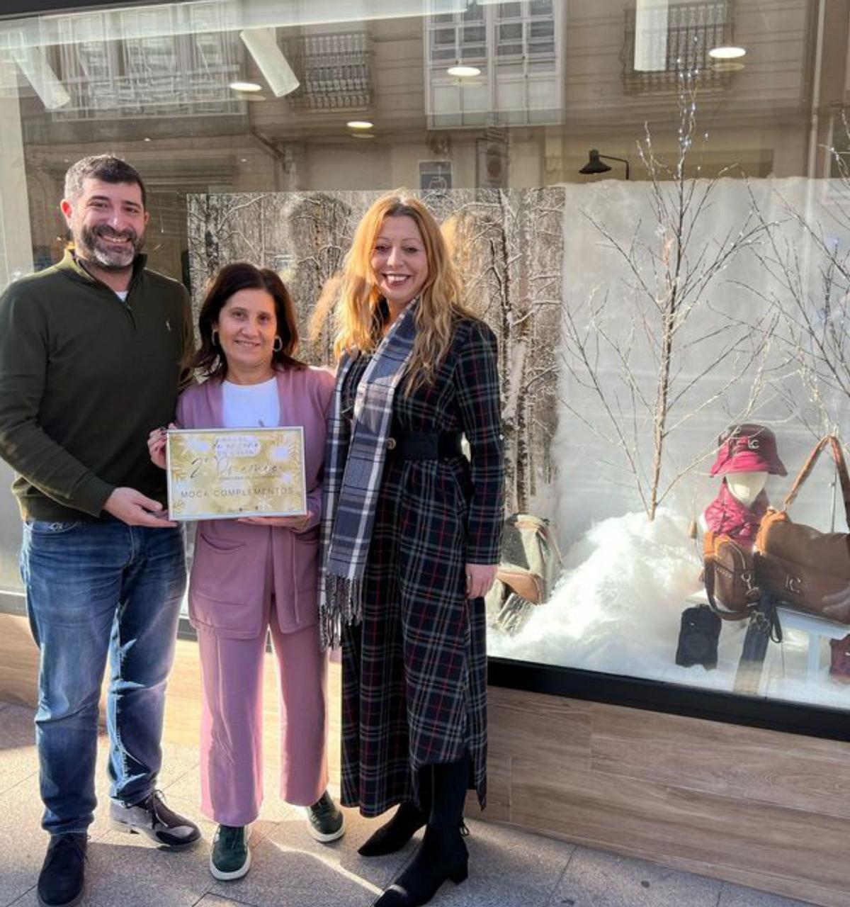 Charo Floristas, Moca y Esther Cortés ganan el concurso de escaparates
