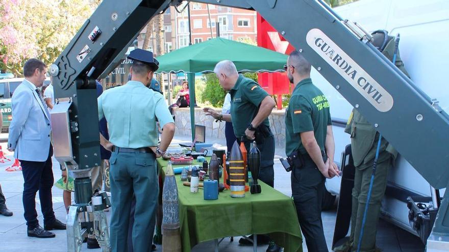 La Guardia Civil expone sus recursos humanos y técnicos por la festividad de su Patrona