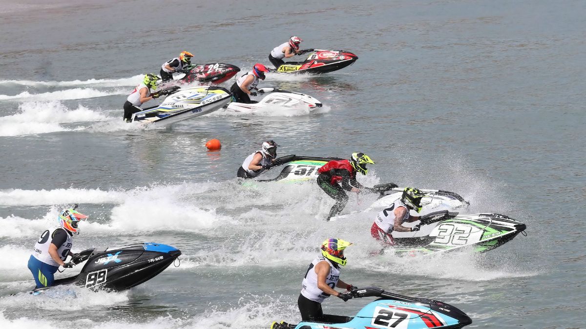 Tornen les motos aquàtiques a Port Ginesta