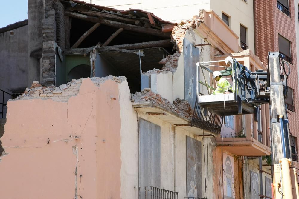 Comienza el derribo del edificio de La Feria