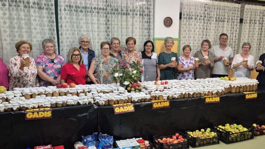 Amas de Casa de Miño dona más de 500 tarros de compota | LOC