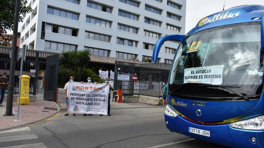 Las empresas de transporte escolar impugnan el concurso de rutas en Málaga