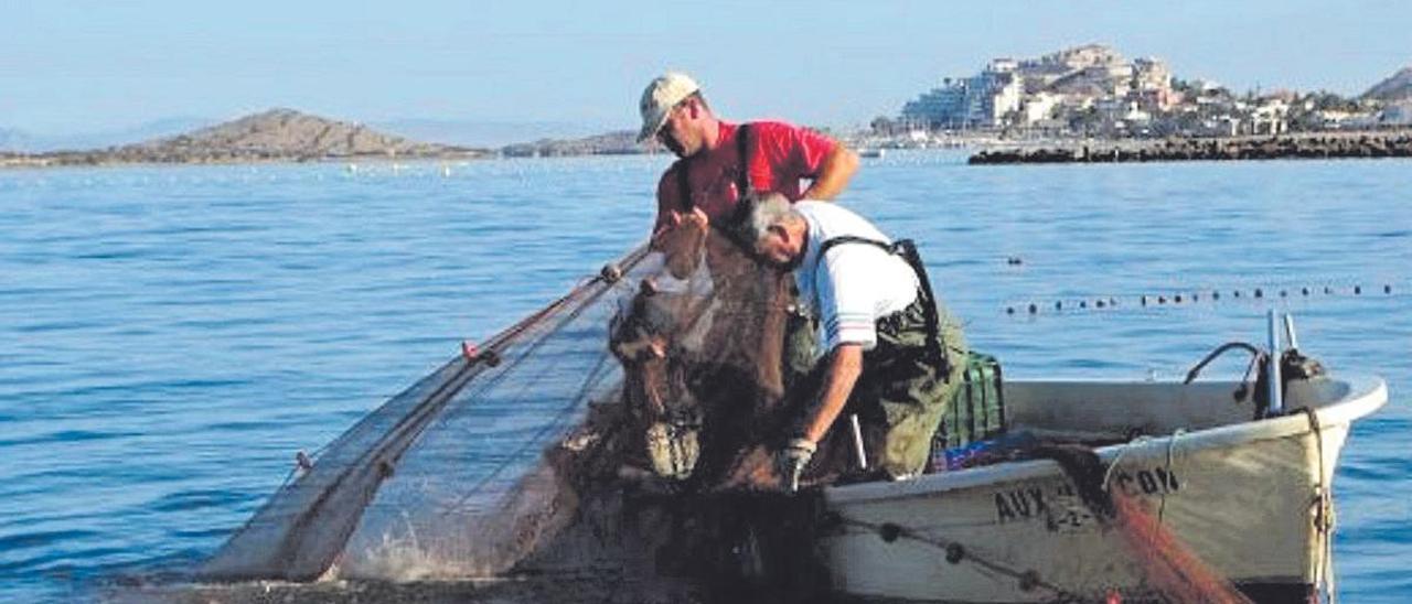 Jornada de pesca en el Mar Menor.