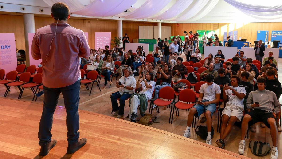 El  Emprèn Day se ha celebrado por primera vez en la UIB, en el campus de Palma.
