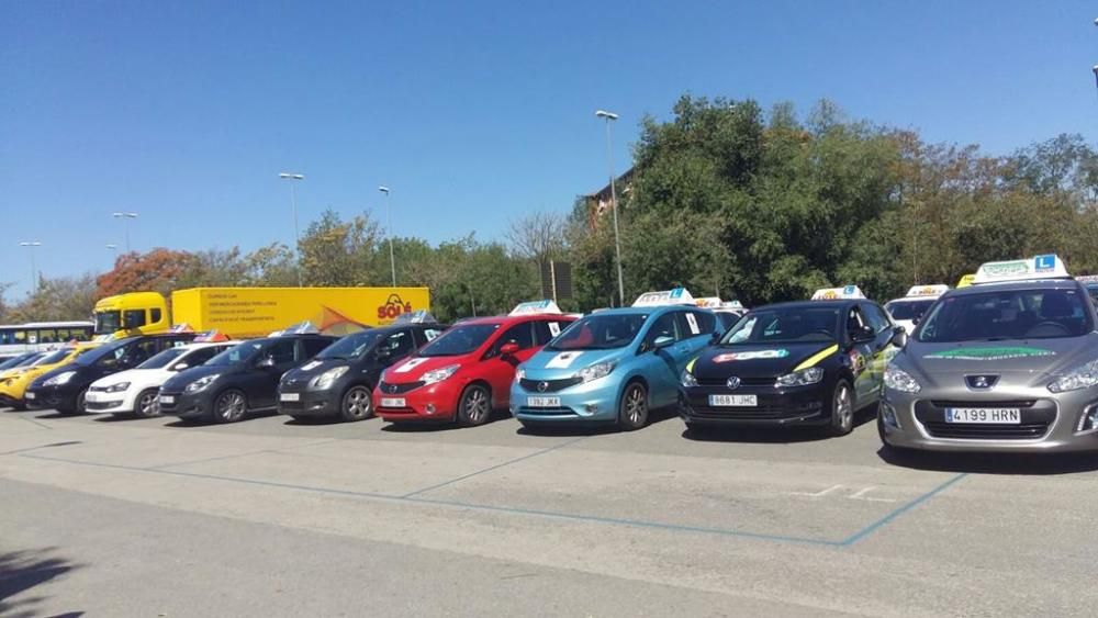 Mobilització a Girona de les autoescoles