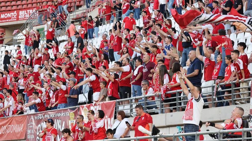 El Real Murcia cuelga el cartel de &#039;no hay billetes&#039; para el partido ante el Nástic