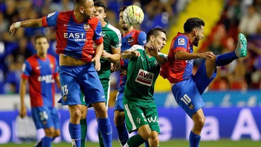 El Levante araña un punto ante el Eibar