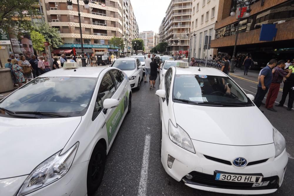 Huelga de taxistas en València