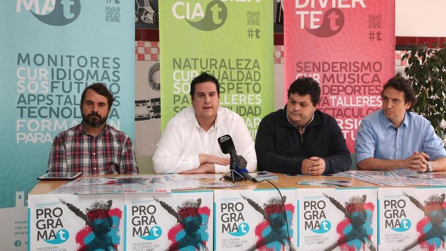 El edil de Juventud, Manuel García (2 Izqda.) en la presentación.