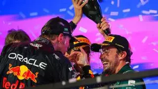 Fernando Alonso saca la caña para ‘pescar’ en la guerra de Red Bull