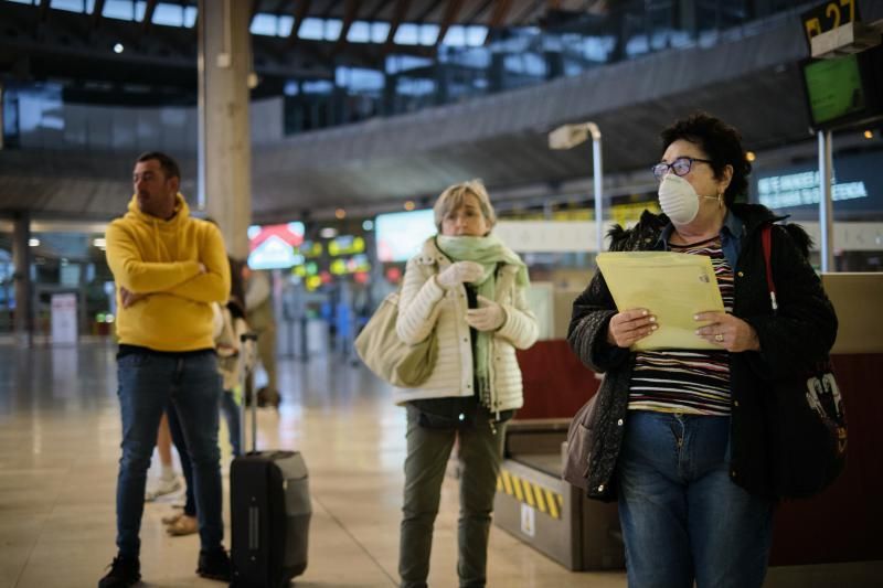 Crónica de la situación en el aeropuerto de Tenerife Norte Coronavirus COVID19  | 19/03/2020 | Fotógrafo: Andrés Gutiérrez Taberne