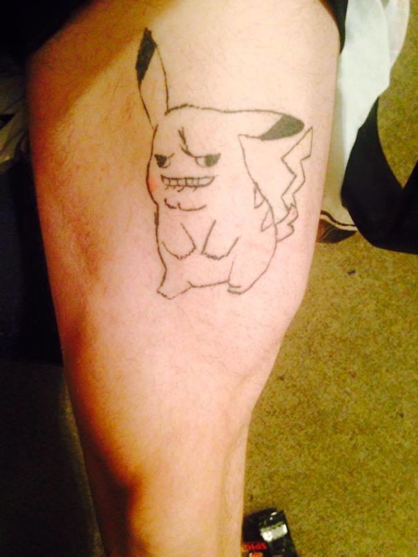 Pikachu es tipo normal-eléctrico. Este tatuaje va sin el primer adjetivo.