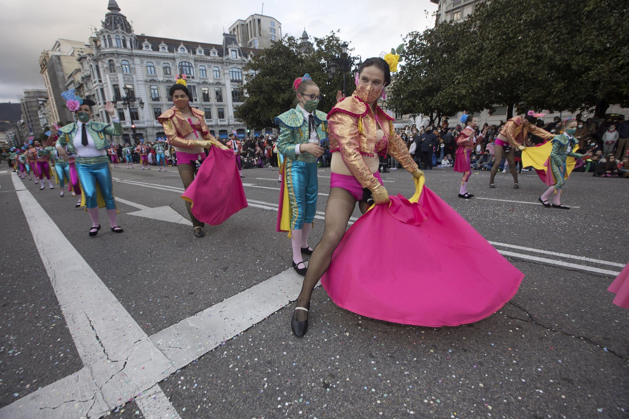 Galería de fotos: Así fue el gran desfile del carnaval en Oviedo