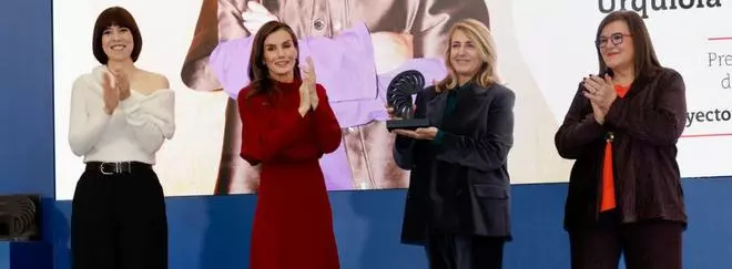 La Reina apurre a Patricia Urquiola'l Premiu Nacional de Diseñu 2025