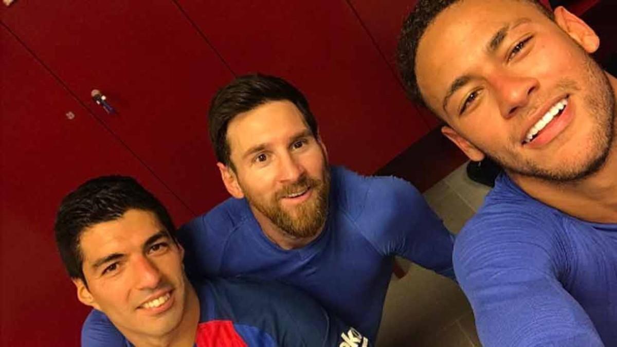 Messi, Neymar y Luis Suárez, en el vestuario