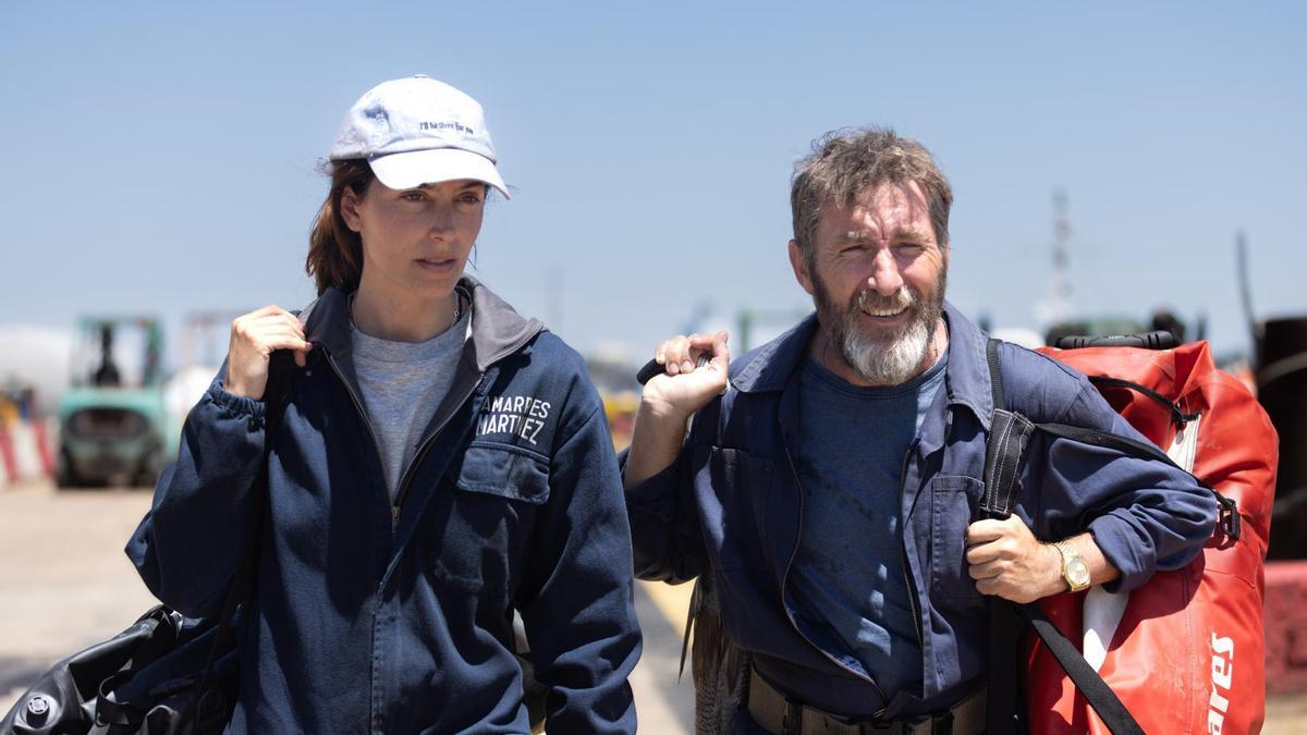 Bárbara Lennie y Antonio de la Torre, en la película 'Los Tigres'.