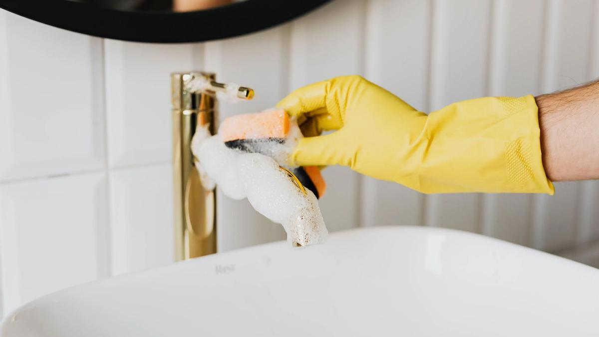 Transición hacerte molestar Deflector Trucos para limpiar el baño con vinagre y bicarbonato en menos de cinco  minutos - La Nueva España