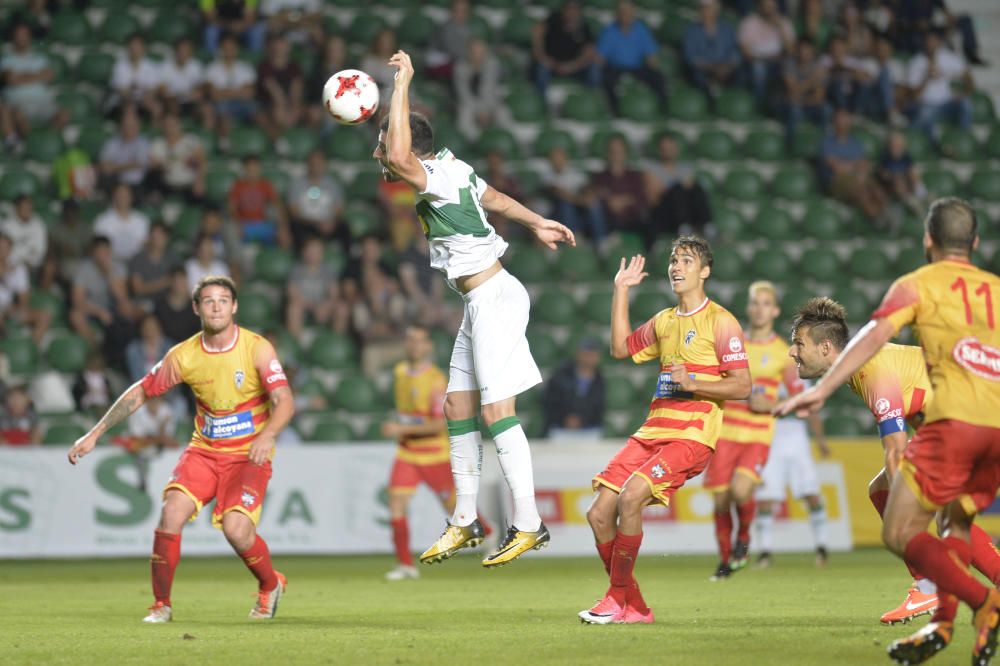 El Elche se muestra espeso y sin ideas ante el Alcoyano