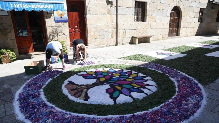 Cambados celebra el Corpus con sus espectaculares alfombras 