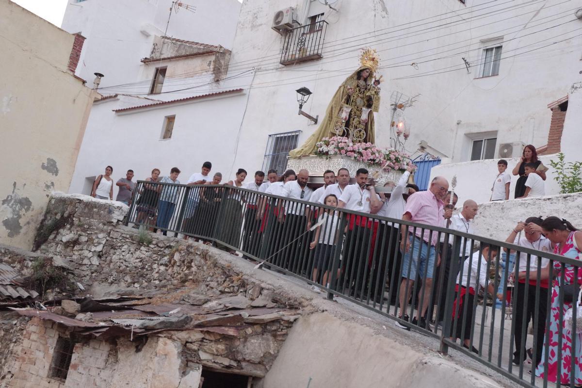 Traslado de la Virgen del Carmen de Olías a la Iglesia de San Vicente Ferrer