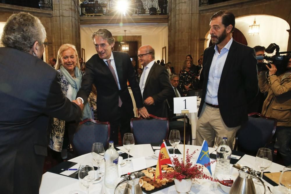 Íñigo de la Serna, Ministro de Fomento, analiza el "Presente y futuro de las infraestructuras en Asturias"