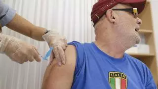 Comienza la campaña de vacunación contra una gripe que «viene fuerte»