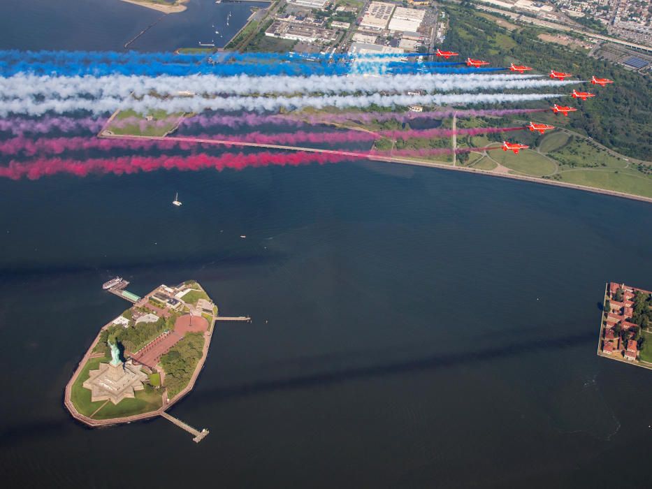 Britain's Royal Air Force aerobatic team the Red ...