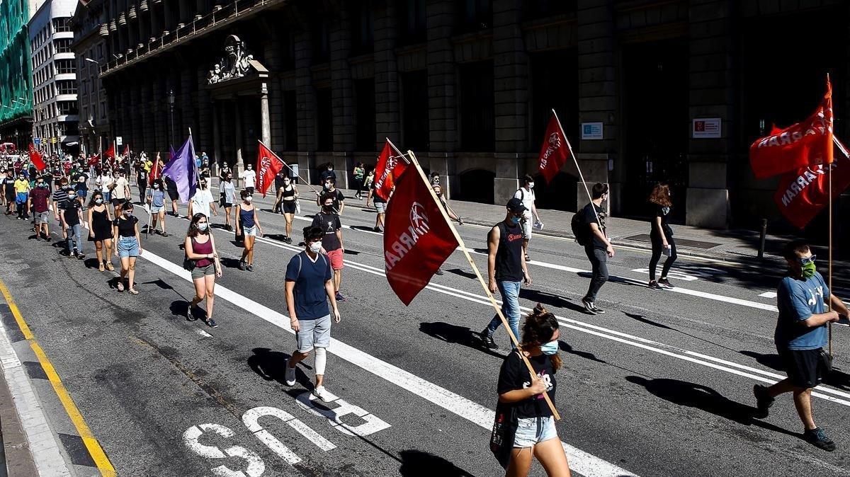 Manifestación convocada por la organización Arran en el centro de Barcelona.