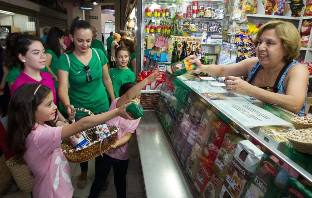 La Hoguera Calderón de la Barca-Plaza de España nos acompaña al Mercado Central para comprar los ingredientes