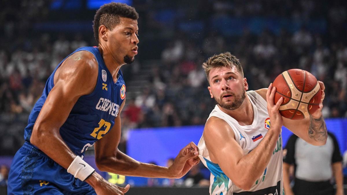 Doncic, frente a Tavares en un lance del partido