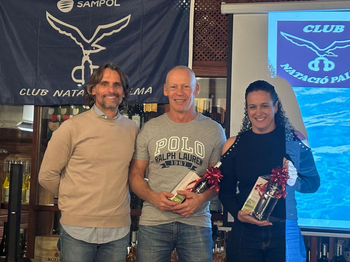 Jaume Coll (presidente del CN Palma), Alfonso Jiménez (teénico) e Isa Vicens (actual coordinadora técnica)