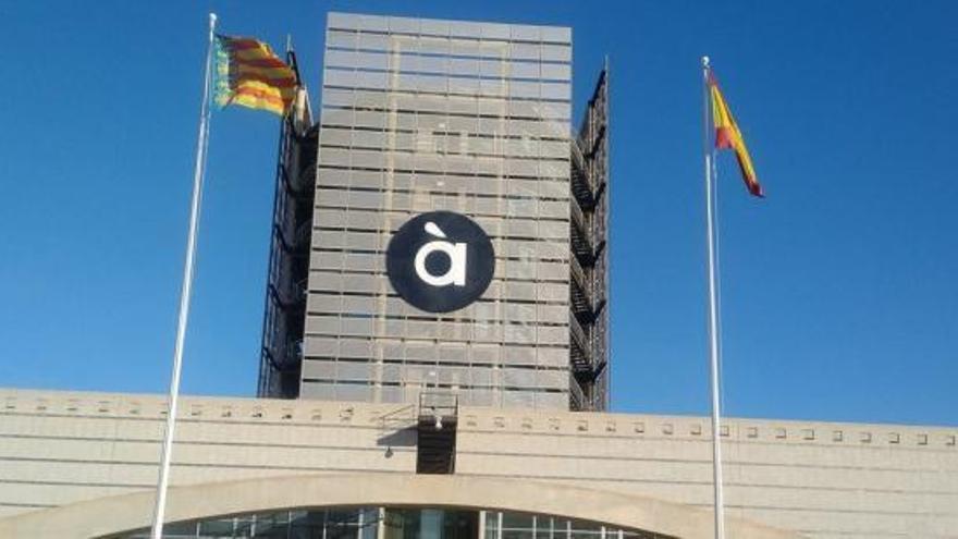 La Fiscalía no ve &quot;discriminación&quot; en el baremo de las bolsas de À Punt