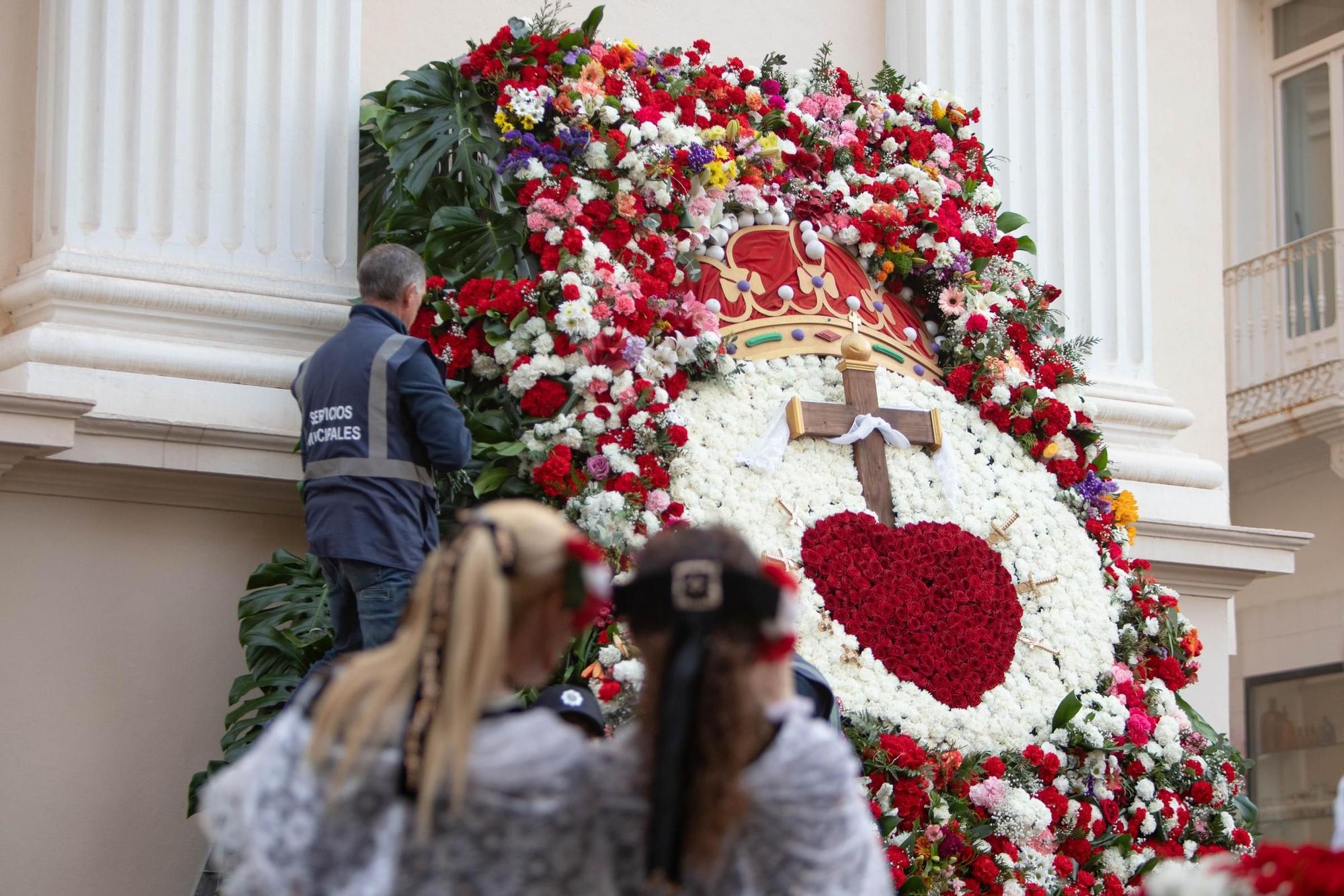 Ofrenda floral a la Virgen de la Caridad en Cartagena