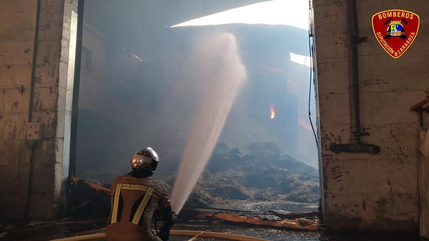 Incendio en la cooperativa agraria de Tauste