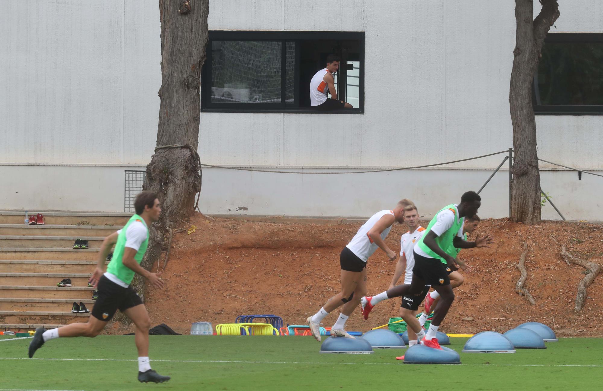 Entrenamiento en dos grupos para el Valencia CF