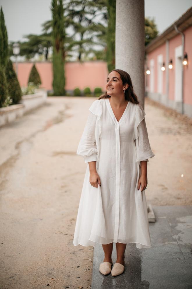 María Gujarro se casó con vestido de Massimo Dutti y zapatos planos de Asos