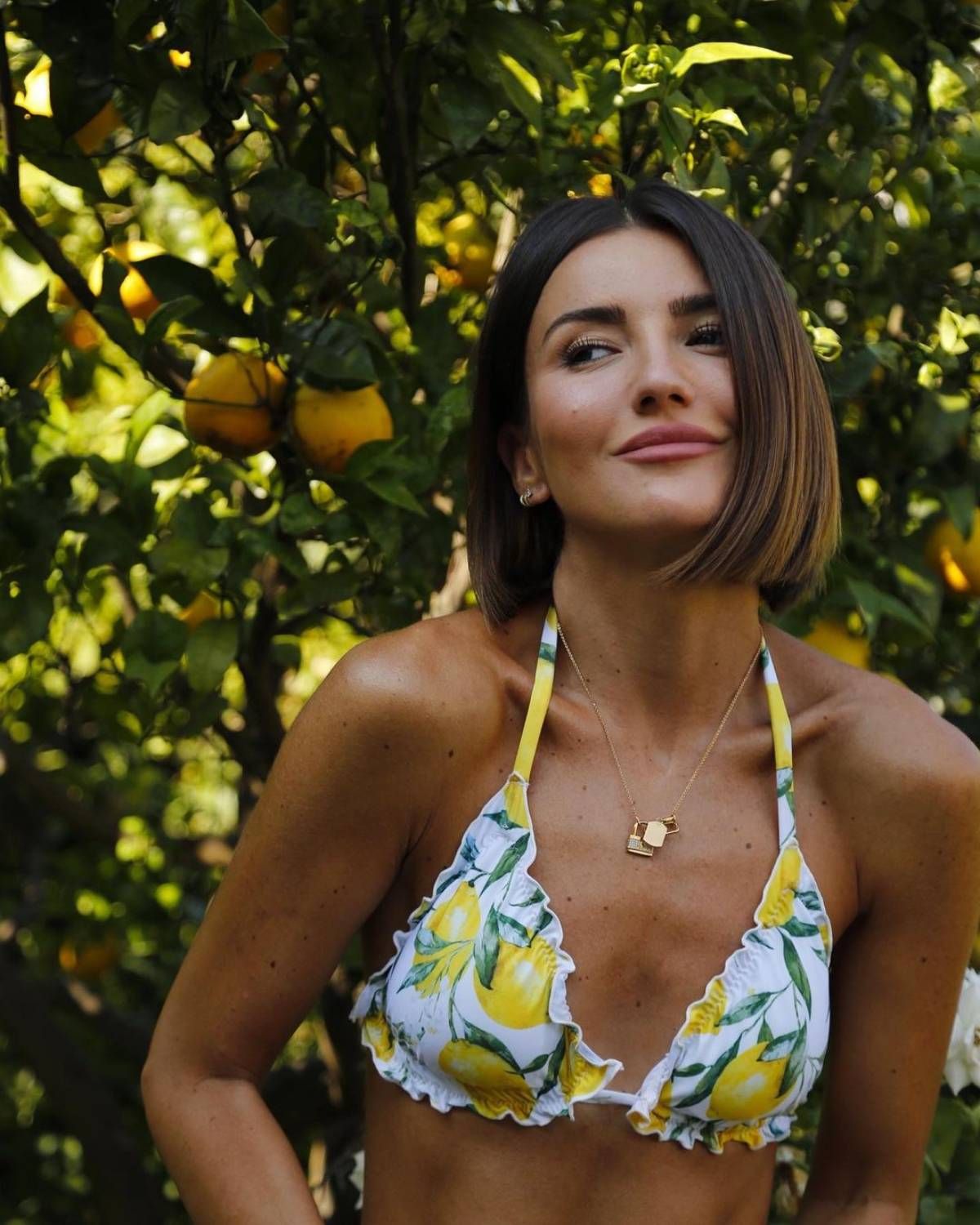 Alexandra Pereira con bikini estampado con limones
