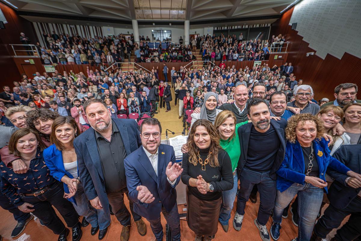 Vilalta, Junqueras, Aragonès, Vilagrà y otros líderes de ERC en el primer acto de precampaña.
