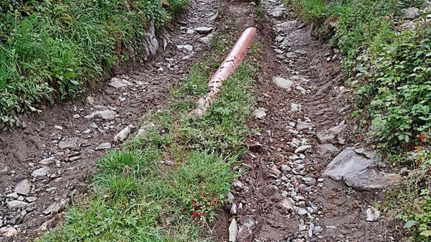 Tuberías de la EDAR al aire.